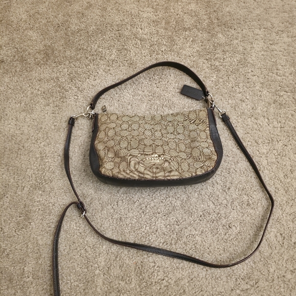 Coach - Picture 3 of 6